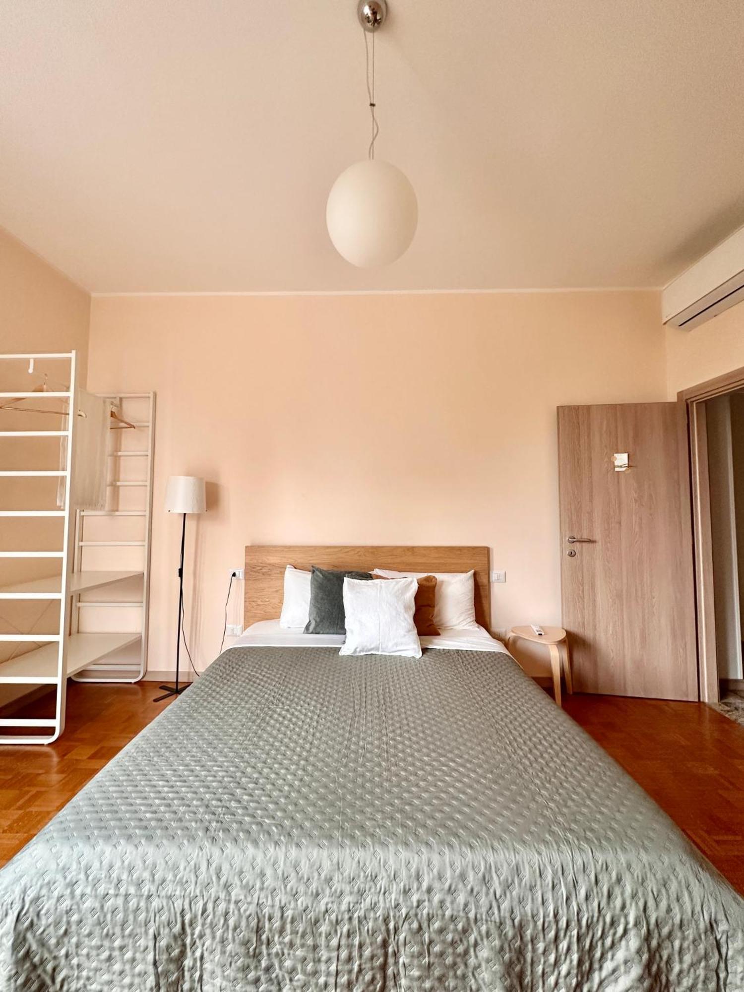 Casa Ling -Ac - Parking-2Bathrooms Como Exterior foto